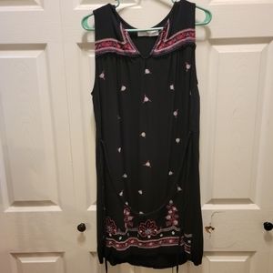 Time and Tru‎ Black w/embroidery Design Size L